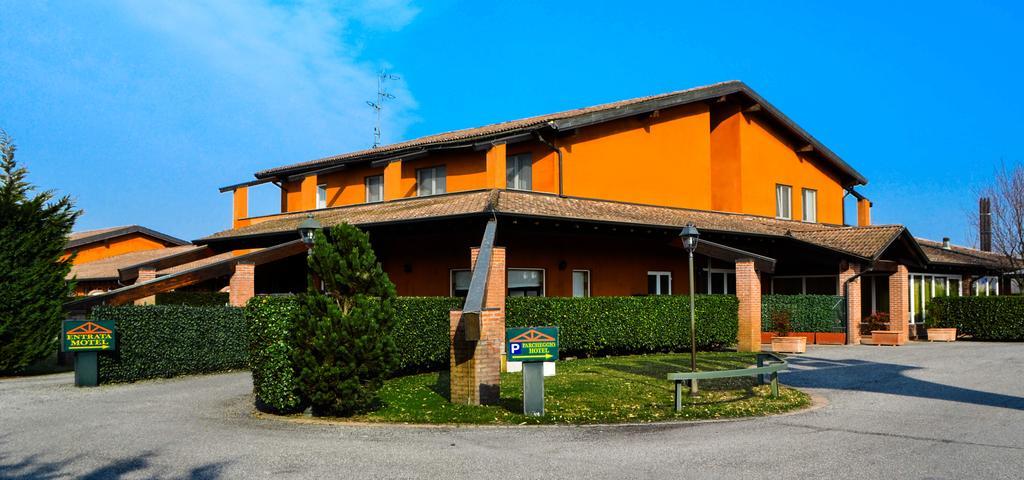 Hotel Don Carlo Broni Exterior foto