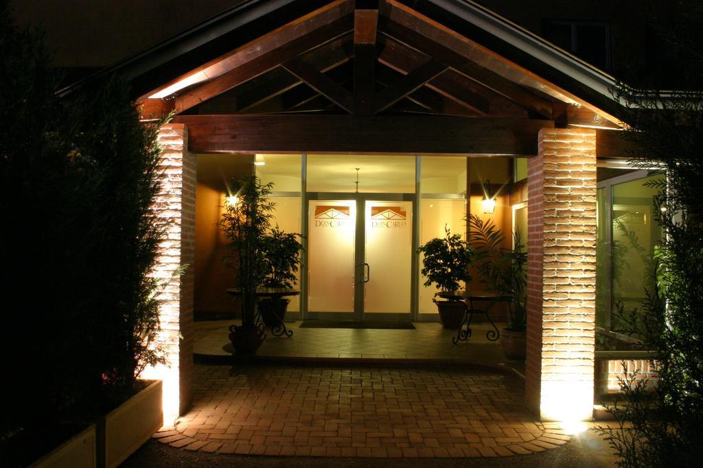 Hotel Don Carlo Broni Exterior foto