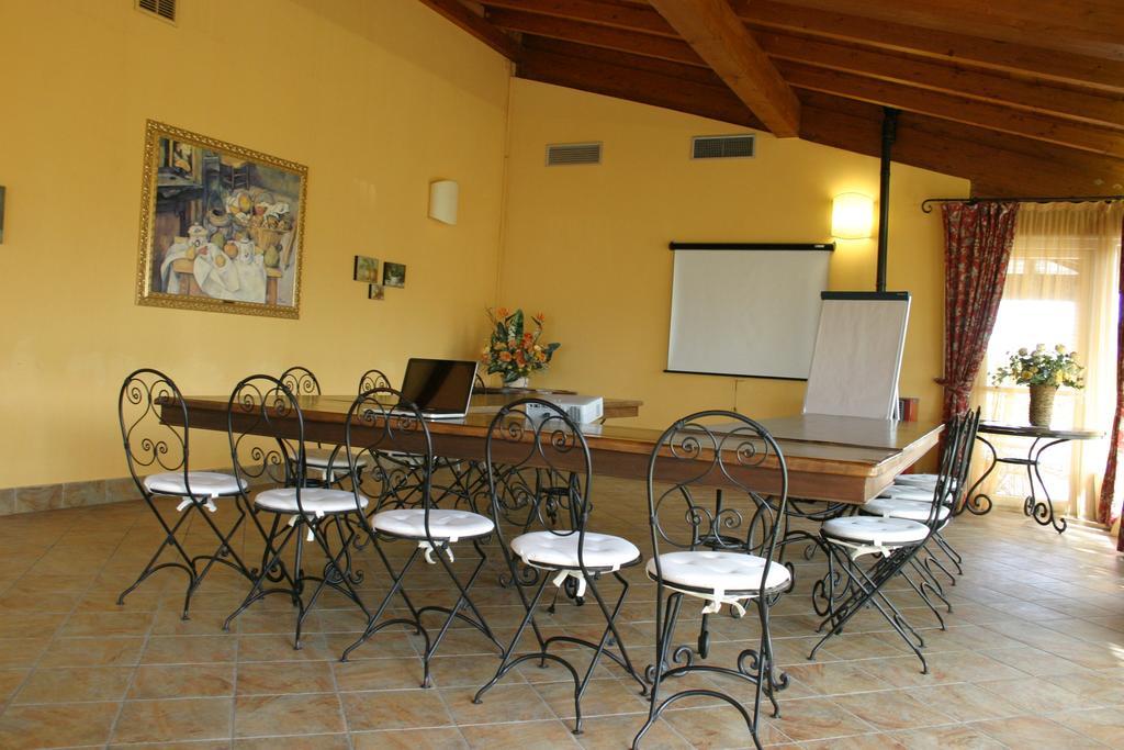 Hotel Don Carlo Broni Exterior foto