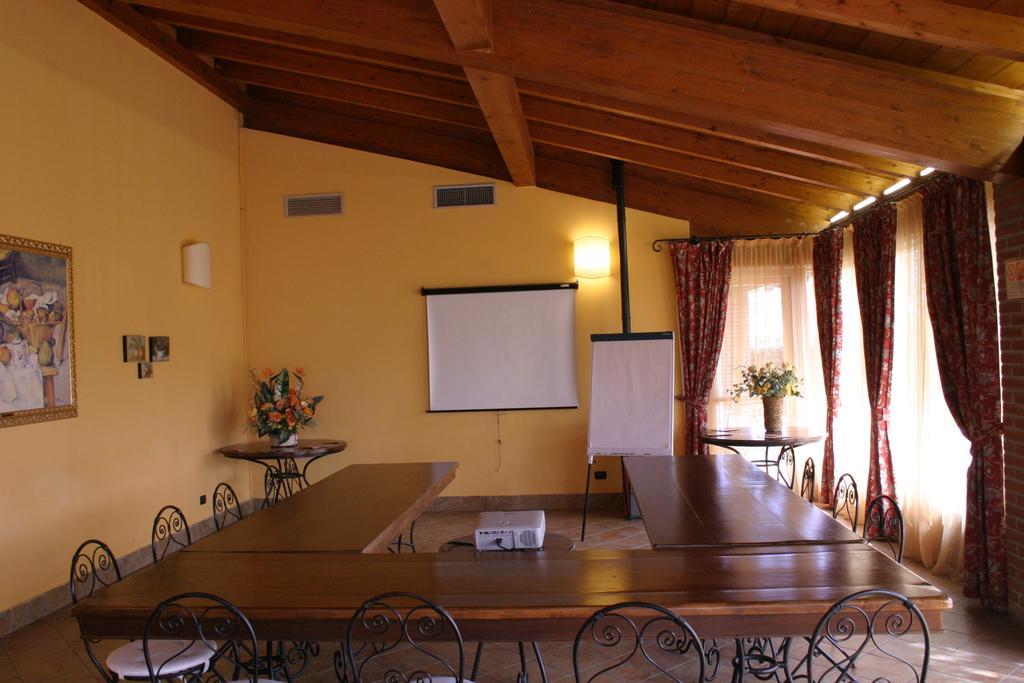 Hotel Don Carlo Broni Exterior foto